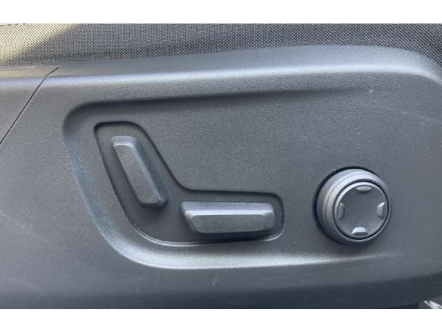 ボルボ ＸＣ４０ Ｂ４ ＡＷＤ モメンタム ４ＷＤ R3年 (関東) 99