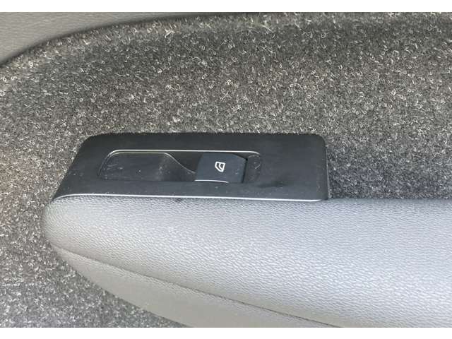 ボルボ ＸＣ４０ Ｂ４ ＡＷＤ モメンタム ４ＷＤ R3年 (関東) 99