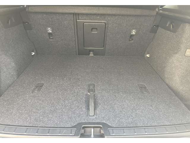 ボルボ ＸＣ４０ Ｂ４ ＡＷＤ モメンタム ４ＷＤ R3年 (関東) 99