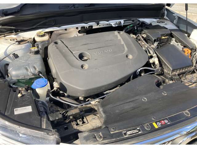 ボルボ ＸＣ４０ Ｂ４ ＡＷＤ モメンタム ４ＷＤ R3年 (関東) 99