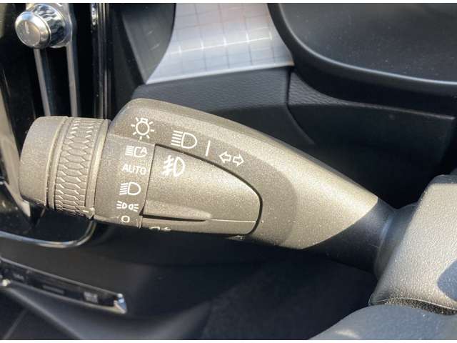 ボルボ ＸＣ４０ Ｂ４ ＡＷＤ モメンタム ４ＷＤ R3年 (関東) 99