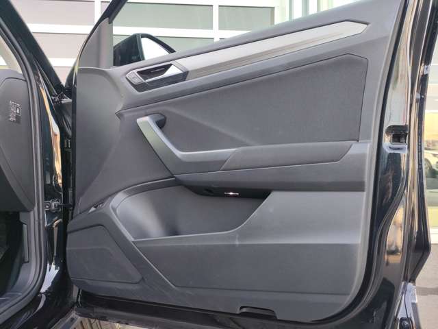 フォルクスワーゲン Ｔ－ＲＯＣ ＴＤＩ スタイル デザイン パッケージ ディーゼルターボ R2年 (東北) 99