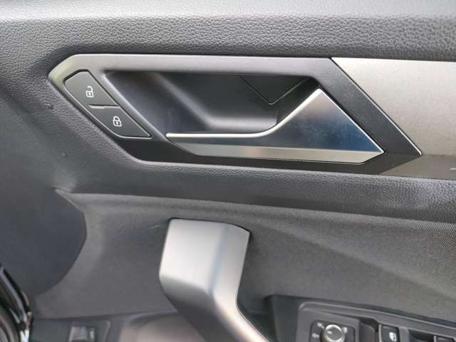 フォルクスワーゲン Ｔ－ＲＯＣ ＴＤＩ スタイル デザイン パッケージ ディーゼルターボ R2年 (東北) 99