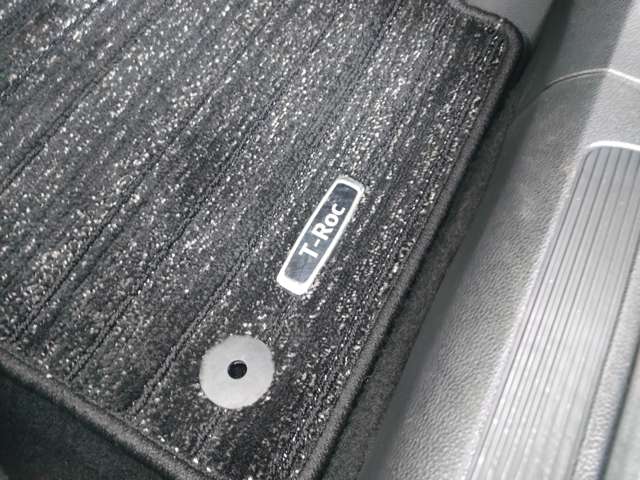 フォルクスワーゲン Ｔ－ＲＯＣ ＴＤＩ スタイル デザイン パッケージ ディーゼルターボ R2年 (東北) 99