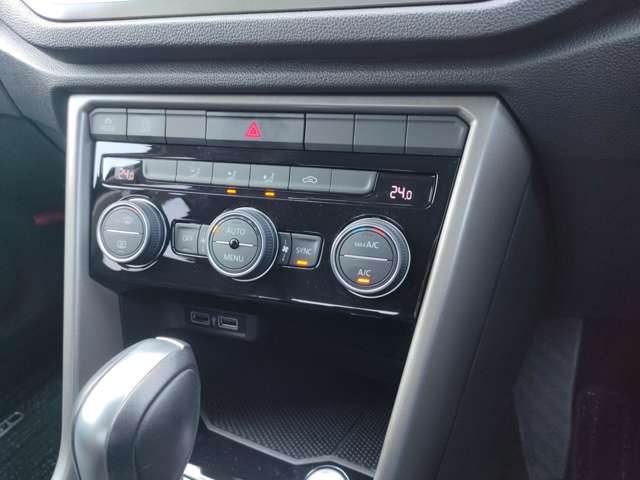 フォルクスワーゲン Ｔ－ＲＯＣ ＴＤＩ スタイル デザイン パッケージ ディーゼルターボ R2年 (東北) 99