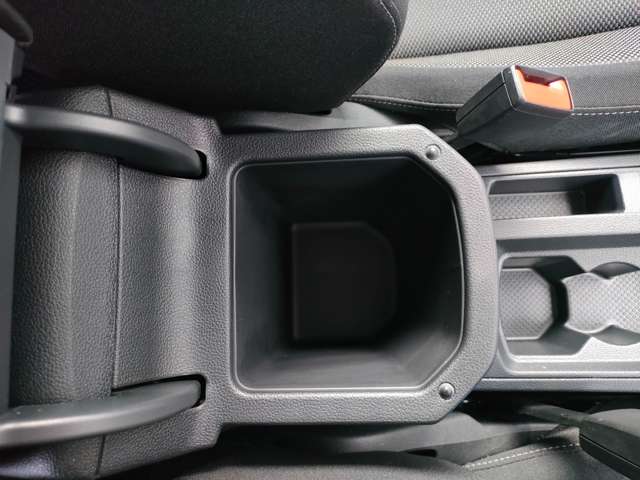 フォルクスワーゲン Ｔ－ＲＯＣ ＴＤＩ スタイル デザイン パッケージ ディーゼルターボ R2年 (東北) 99