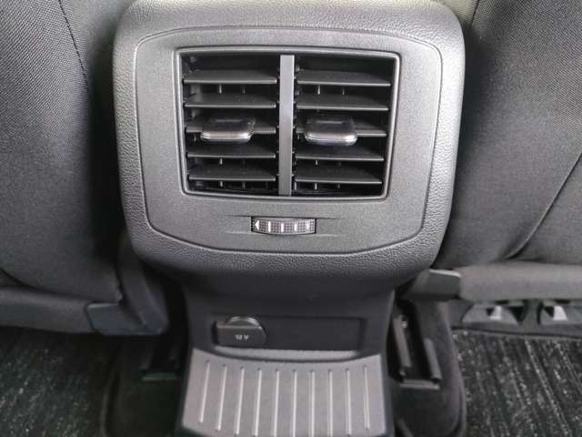 フォルクスワーゲン Ｔ－ＲＯＣ ＴＤＩ スタイル デザイン パッケージ ディーゼルターボ R2年 (東北) 99