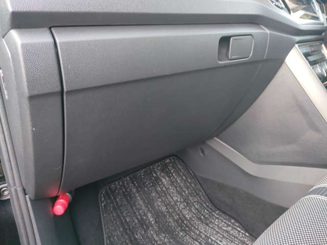 フォルクスワーゲン Ｔ－ＲＯＣ ＴＤＩ スタイル デザイン パッケージ ディーゼルターボ R2年 (東北) 99