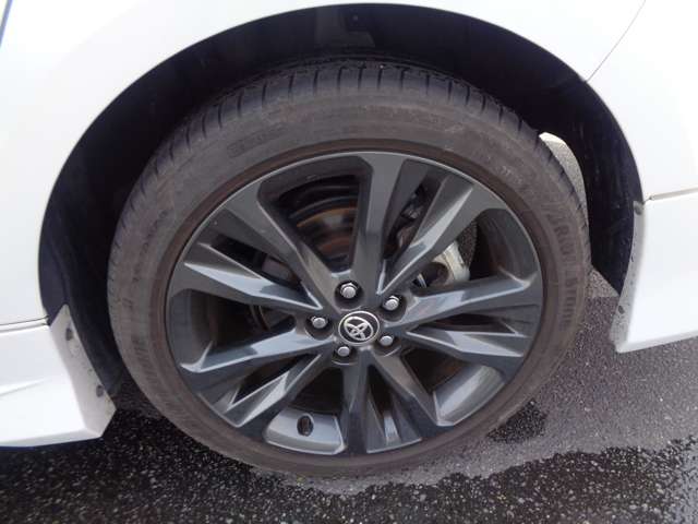 トヨタ カローラ　ツーリング １．８ ＷＸＢ R4年 (中国) 99