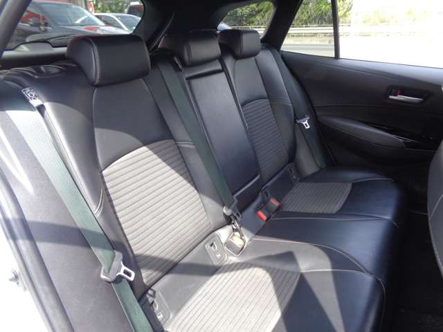 トヨタ カローラ　ツーリング １．８ ＷＸＢ R4年 (中国) 99