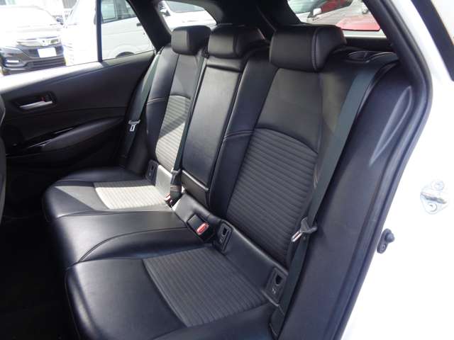 トヨタ カローラ　ツーリング １．８ ＷＸＢ R4年 (中国) 99