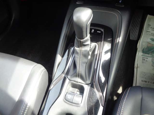 トヨタ カローラ　ツーリング １．８ ＷＸＢ R4年 (中国) 99