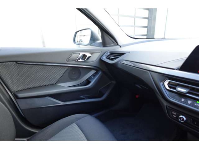 ＢＭＷ １シリーズ １１８Ｄ プレイ ディーゼルターボ R6年 (近畿) 99