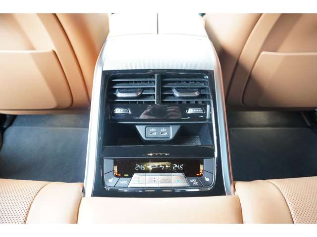 ＢＭＷ ８シリーズ ８４０Ｄ Ｘドライブ Ｍスポーツ ディーゼルターボ ４ＷＤ R3年 (近畿) 99