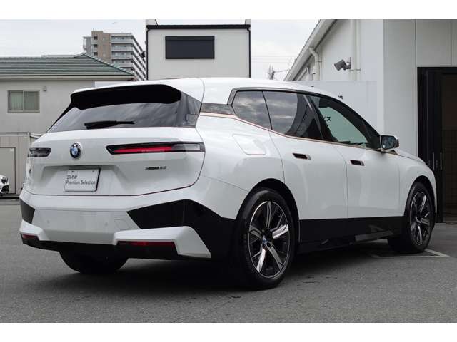 ＢＭＷ ｉＸ Ｘドライブ５０ ４ＷＤ R5年 (近畿) 99