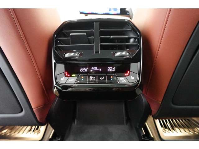 ＢＭＷ ｉＸ Ｘドライブ５０ ４ＷＤ R5年 (近畿) 99