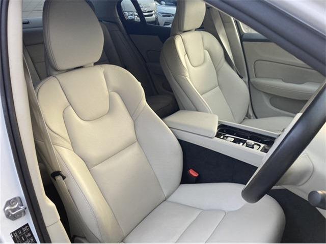 ボルボ Ｓ６０ Ｔ４　モメンタム R1年 (東北) 99