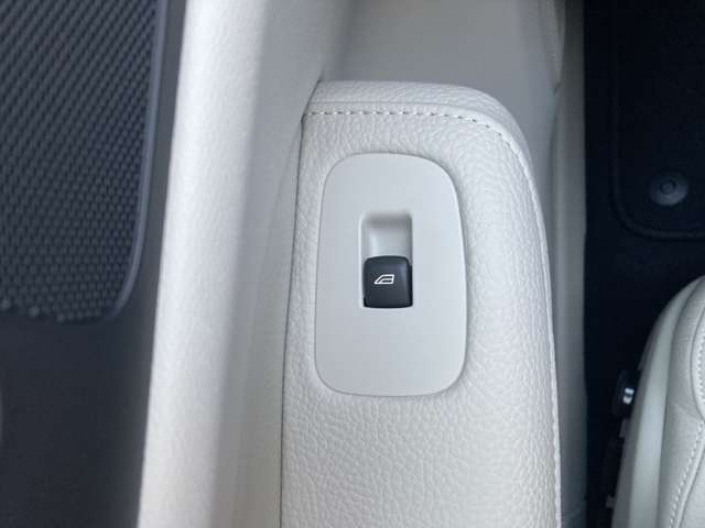 ボルボ Ｓ６０ Ｔ４　モメンタム R1年 (東北) 99