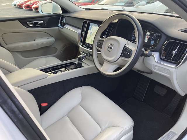 ボルボ Ｓ６０ Ｔ４　モメンタム R1年 (東北) 99