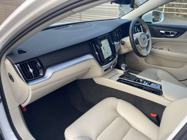 ボルボ Ｓ６０ Ｔ４　モメンタム R1年 (東北) 99