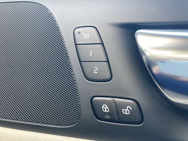 ボルボ Ｓ６０ Ｔ４　モメンタム R1年 (東北) 99