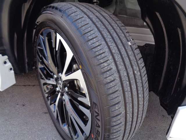 トヨタ ヤリスクロス　ハイブリッド １．５ ハイブリッド Ｚ Ｅ－ＦＯＵＲ ４ＷＤ R6年 () 99