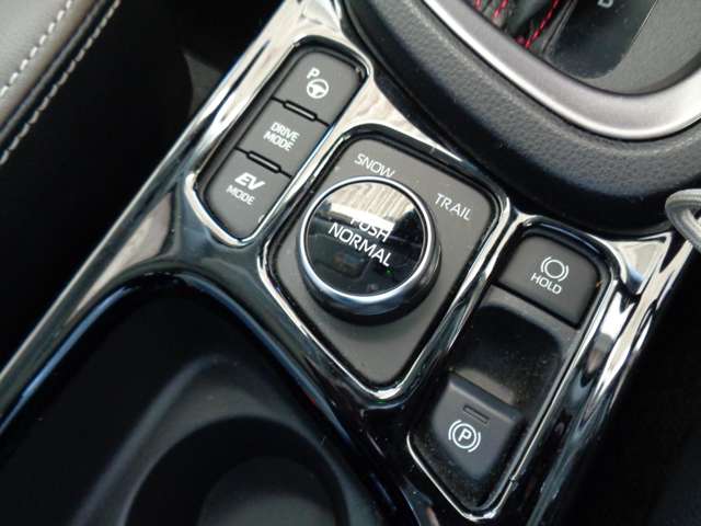 トヨタ ヤリスクロス　ハイブリッド １．５ ハイブリッド Ｚ Ｅ－ＦＯＵＲ ４ＷＤ R6年 () 99