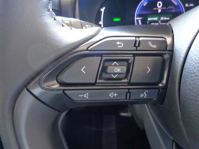 トヨタ ヤリスクロス　ハイブリッド １．５ ハイブリッド Ｚ Ｅ－ＦＯＵＲ ４ＷＤ R6年 () 99