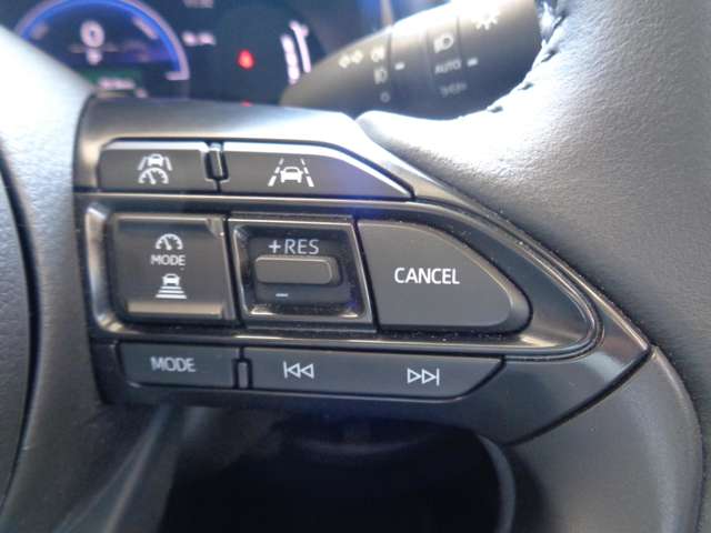 トヨタ ヤリスクロス　ハイブリッド １．５ ハイブリッド Ｚ Ｅ－ＦＯＵＲ ４ＷＤ R6年 () 99