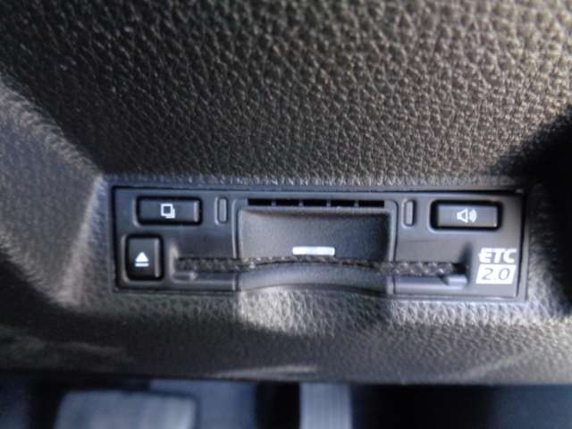 トヨタ ヤリスクロス　ハイブリッド １．５ ハイブリッド Ｚ Ｅ－ＦＯＵＲ ４ＷＤ R6年 () 99