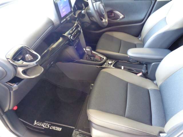 トヨタ ヤリスクロス　ハイブリッド １．５ ハイブリッド Ｚ Ｅ－ＦＯＵＲ ４ＷＤ R6年 () 99