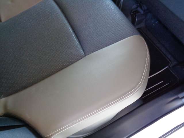 トヨタ ヤリスクロス　ハイブリッド １．５ ハイブリッド Ｚ Ｅ－ＦＯＵＲ ４ＷＤ R6年 () 99