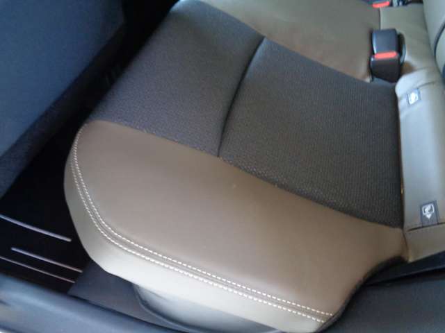 トヨタ ヤリスクロス　ハイブリッド １．５ ハイブリッド Ｚ Ｅ－ＦＯＵＲ ４ＷＤ R6年 () 99