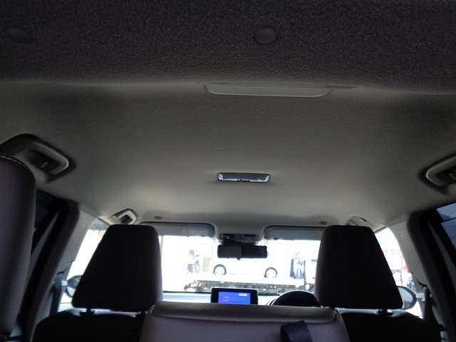 トヨタ ヤリスクロス　ハイブリッド １．５ ハイブリッド Ｚ Ｅ－ＦＯＵＲ ４ＷＤ R6年 () 99