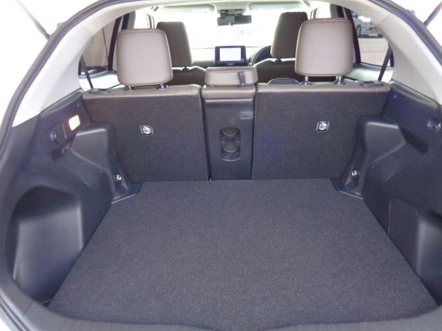 トヨタ ヤリスクロス　ハイブリッド １．５ ハイブリッド Ｚ Ｅ－ＦＯＵＲ ４ＷＤ R6年 () 99