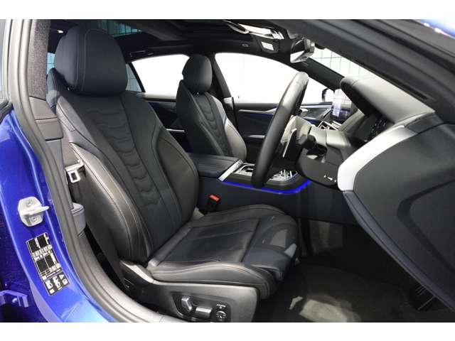 ＢＭＷ ８シリーズ Ｍ８５０Ｉ Ｘドライブ ４ＷＤ R5年 (近畿) 99