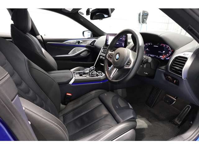 ＢＭＷ ８シリーズ Ｍ８５０Ｉ Ｘドライブ ４ＷＤ R5年 (近畿) 99