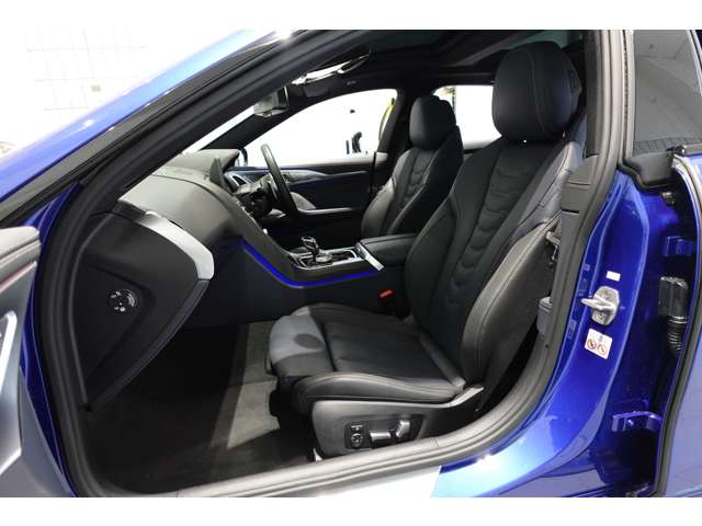 ＢＭＷ ８シリーズ Ｍ８５０Ｉ Ｘドライブ ４ＷＤ R5年 (近畿) 99