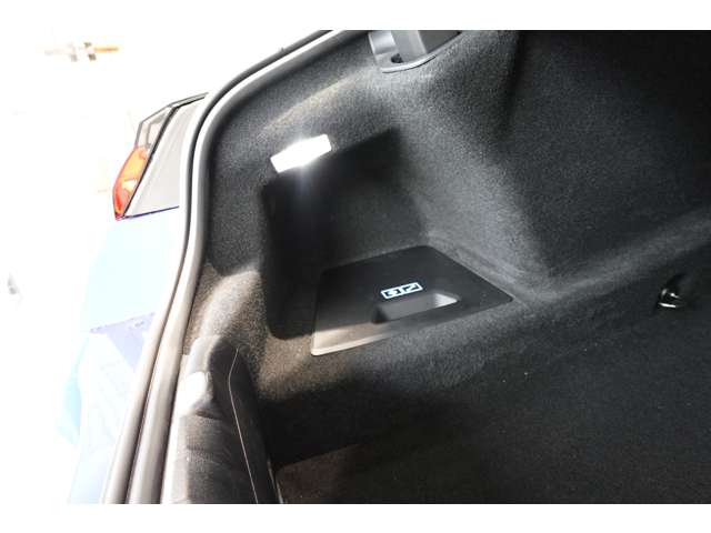 ＢＭＷ ８シリーズ Ｍ８５０Ｉ Ｘドライブ ４ＷＤ R5年 (近畿) 99