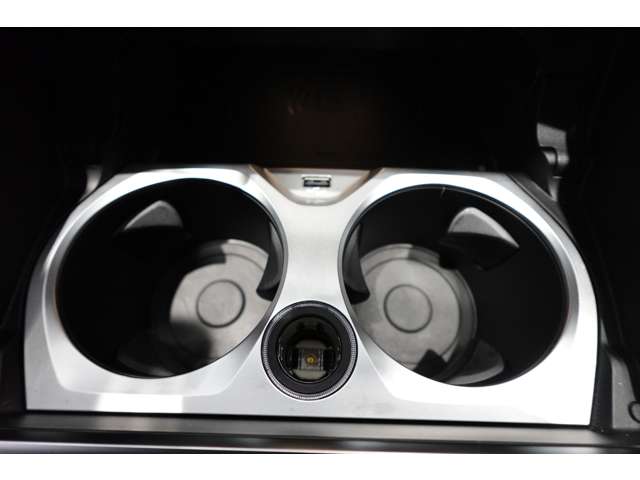 ＢＭＷ ８シリーズ Ｍ８５０Ｉ Ｘドライブ ４ＷＤ R5年 (近畿) 99