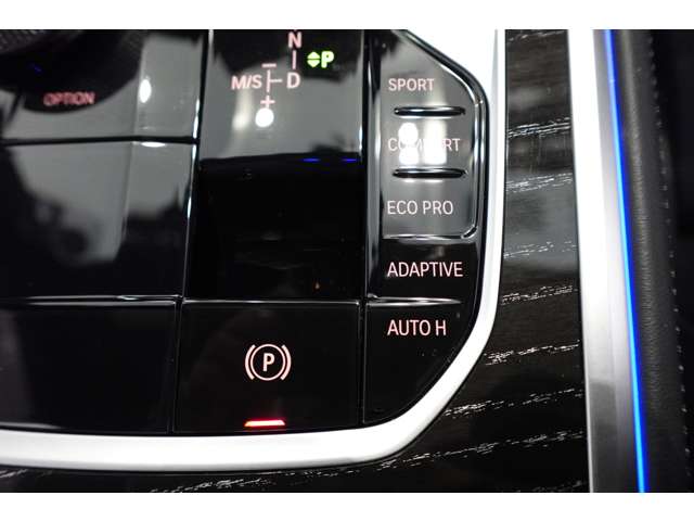 ＢＭＷ ８シリーズ Ｍ８５０Ｉ Ｘドライブ ４ＷＤ R5年 (近畿) 99