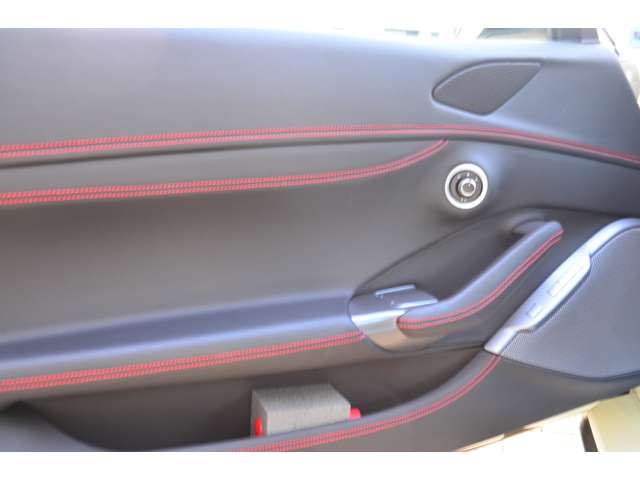 フェラーリ ポルトフィーノ Ｆ１ ＤＣＴ R1年 (関東) 99