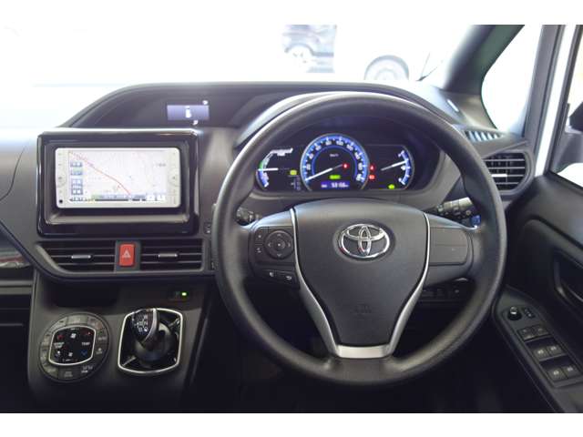 トヨタ ノア １．８ ハイブリッド Ｘ H26年 () 99