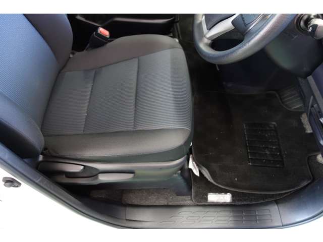 トヨタ ノア １．８ ハイブリッド Ｘ H26年 () 99