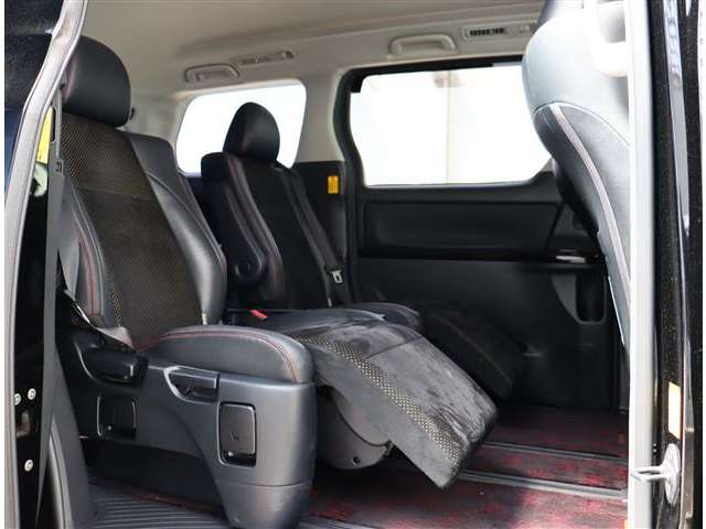 トヨタ ヴェルファイア ２．４ Ｚ ゴールデンアイズＩＩ H26年 (関東) 99