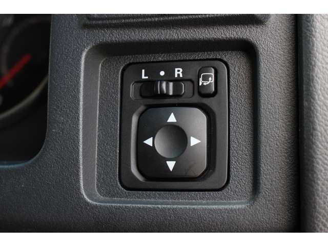 三菱 デリカ　Ｄ：５ ２．２ Ｄ パワーパッケージ ディーゼルターボ ４ＷＤ H27年 (関東) 99