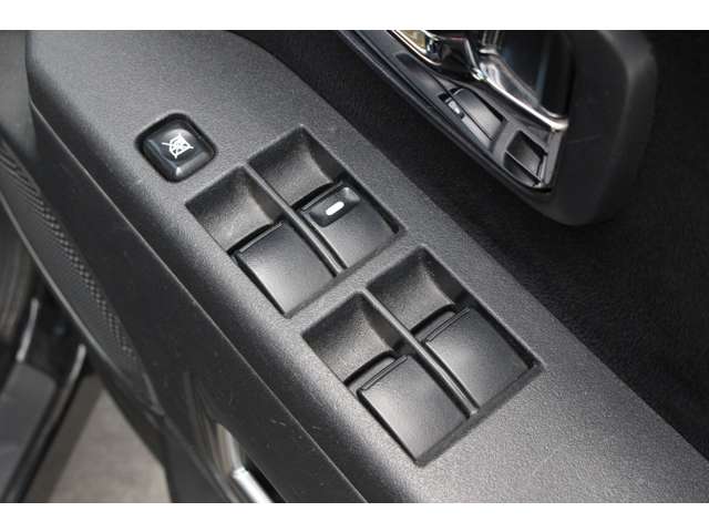 三菱 デリカ　Ｄ：５ ２．２ Ｄ パワーパッケージ ディーゼルターボ ４ＷＤ H27年 (関東) 99