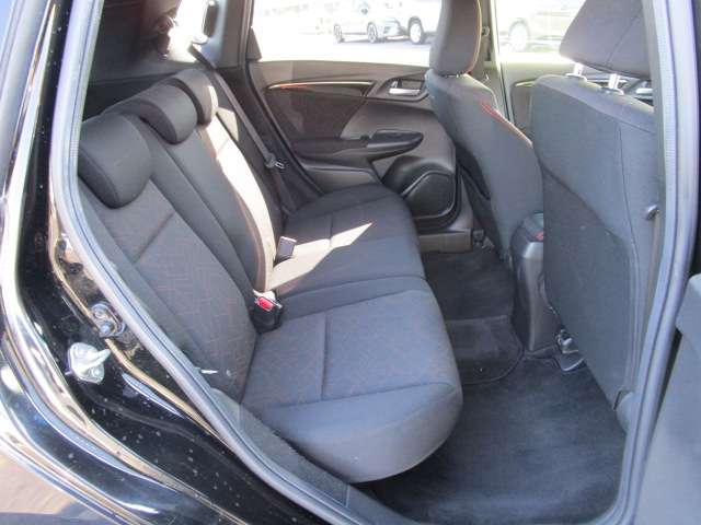 ホンダ フィット　ハイブリッド １．５ ハイブリッド Ｓパッケージ H26年 (関東) 99