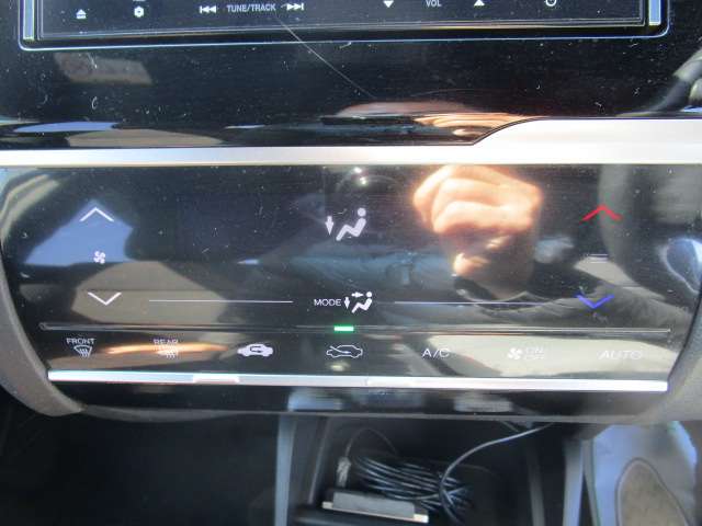 ホンダ フィット　ハイブリッド １．５ ハイブリッド Ｓパッケージ H26年 (関東) 99