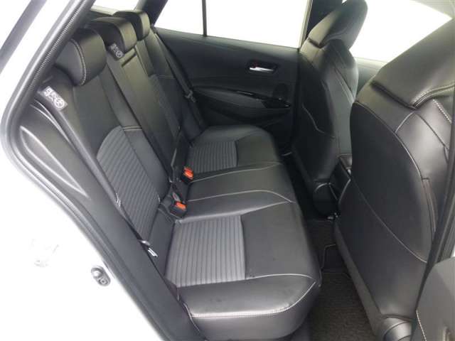 トヨタ カローラ　ツーリング　ハイブリッド １．８ ハイブリッド ＷＸＢ R6年 (東北) 99